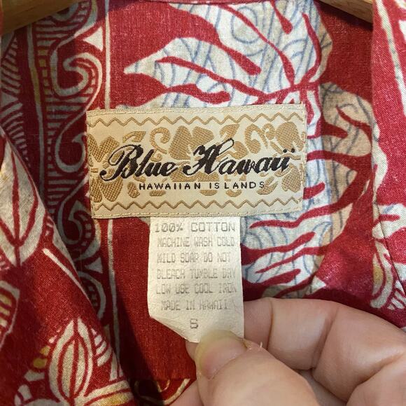 Blue Hawaii Hawaiian made Red Block Print Aloha Shirt Size Small turtle tropical - Picture 3 of 6